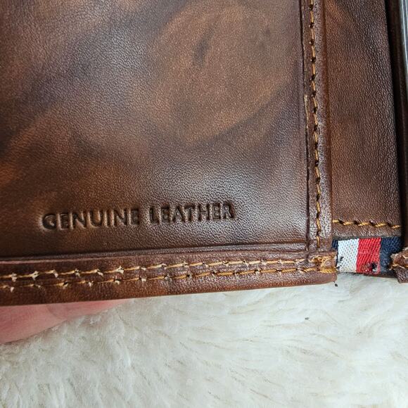 Tommy Hillfiger Men's Brown Swril Look leather wallet Used once Soft India made - Picture 8 of 10
